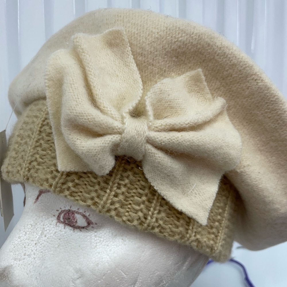 Forbusite Women’s Cream Beret - Picture 4 of 12